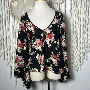 Show Me Your MuMu Black Red Floral Vneck Long Kimono Sleeve Boho Blouse Small